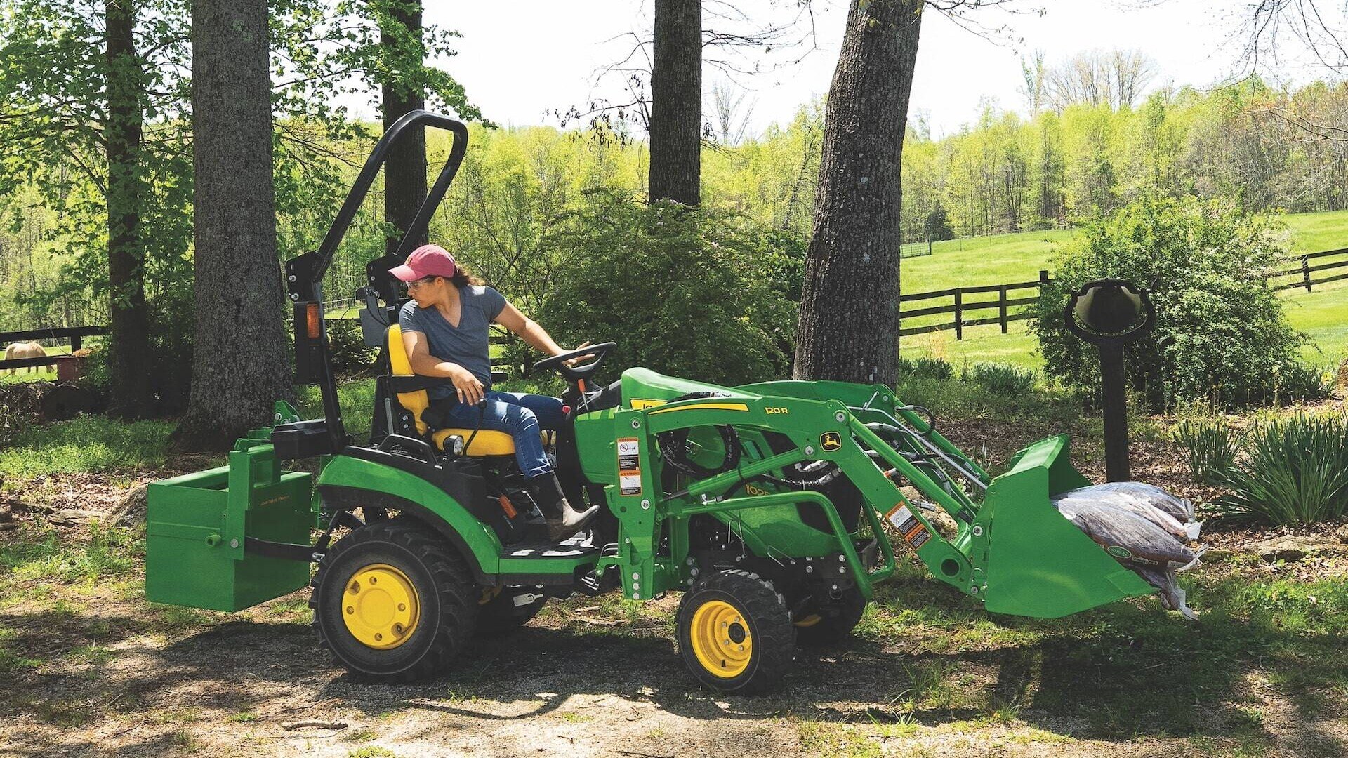 1025R Compact Utility Tractor