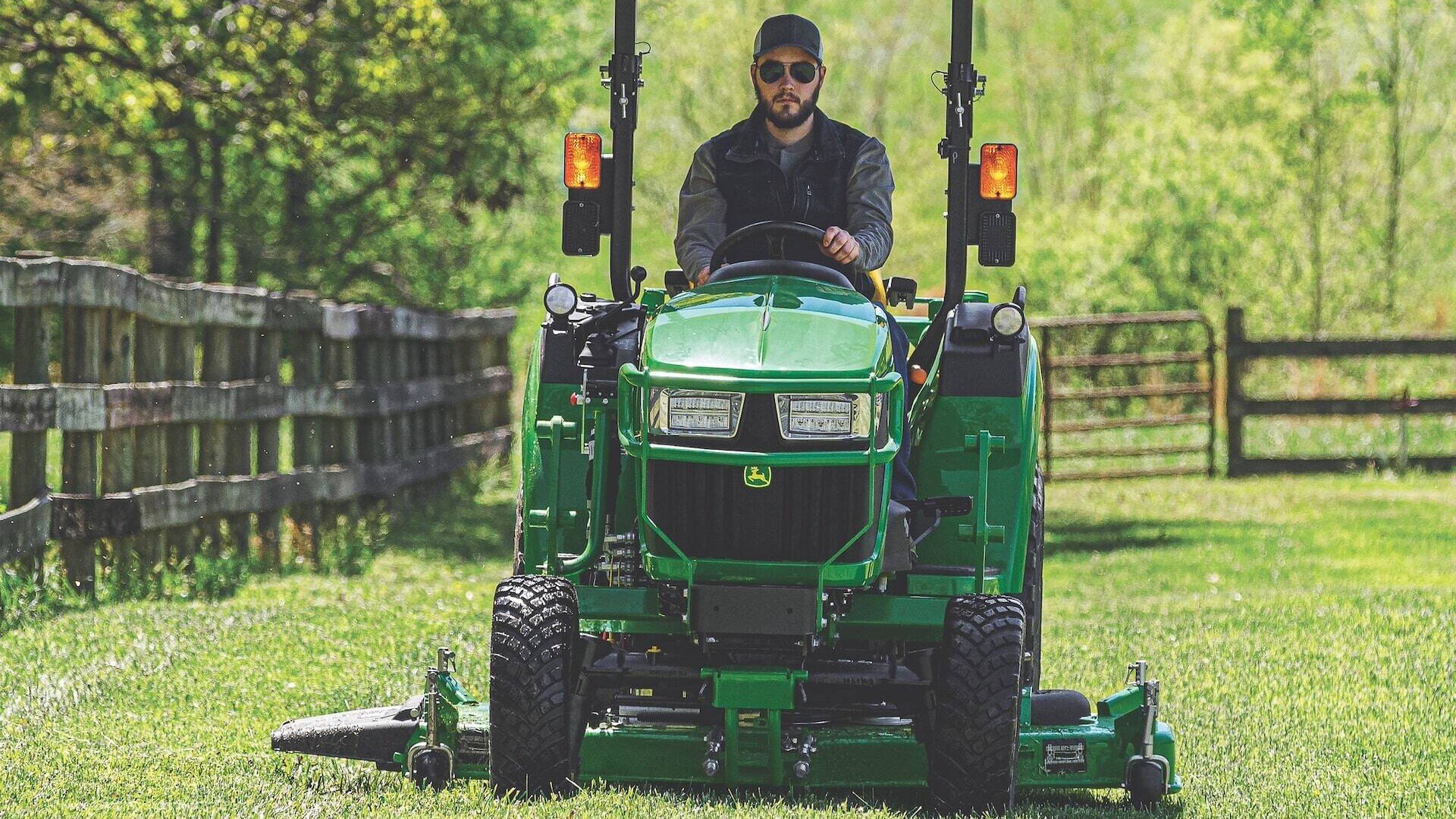 2032R Compact Utility Tractor