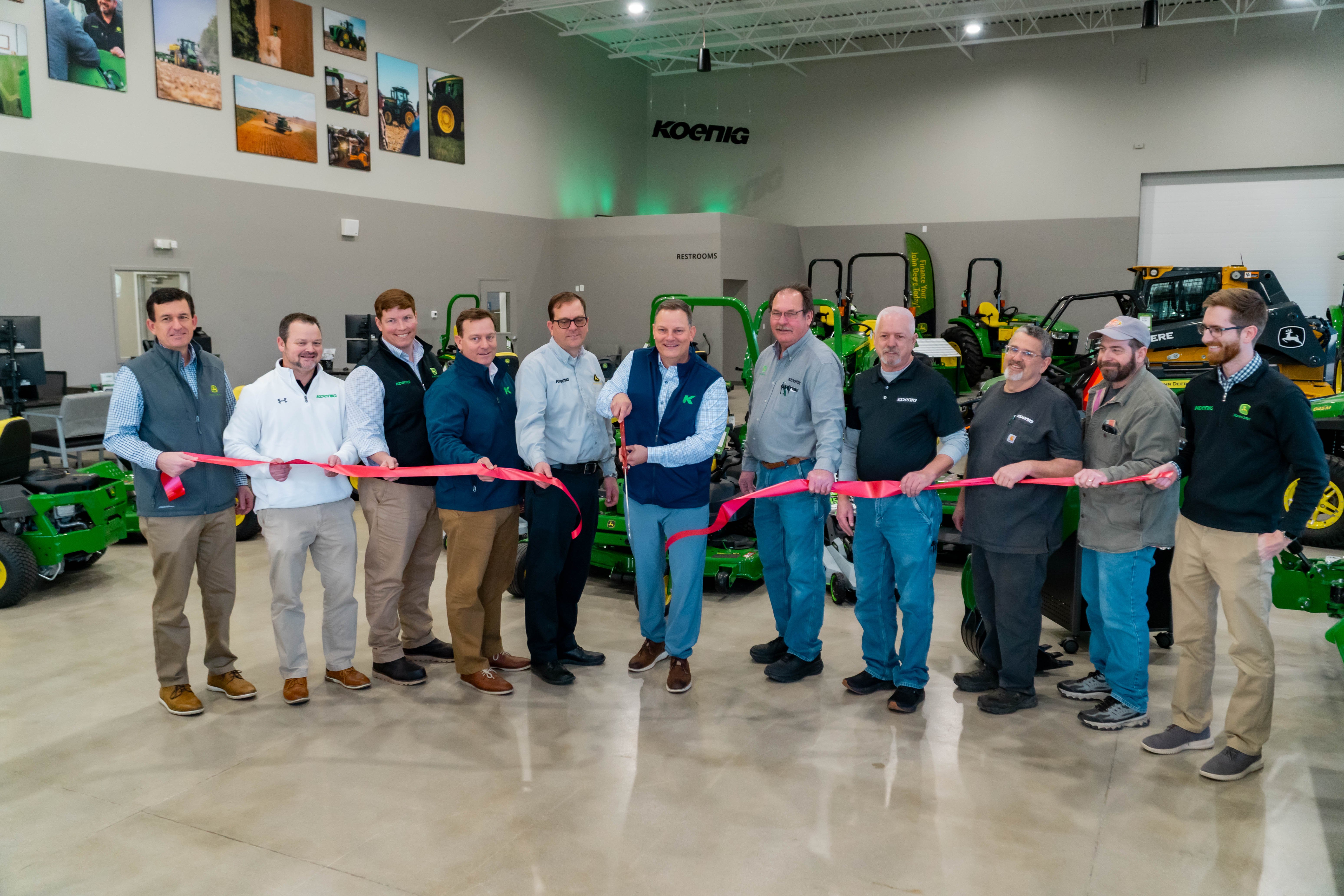 Koenig Knightstown Ribbon Cutting