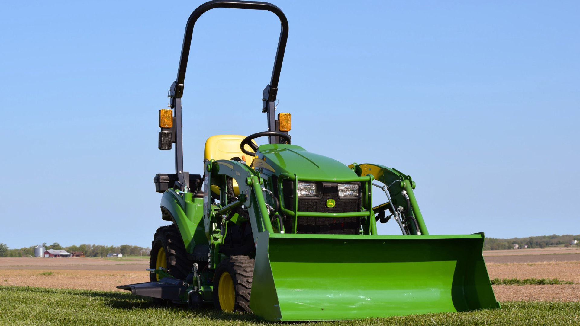 Best-Small-Tractor-for-First-Time-Buyers-John-Deere-Koenig