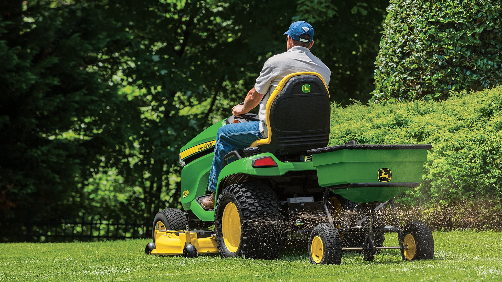 Mower-Fertilizing-Grass