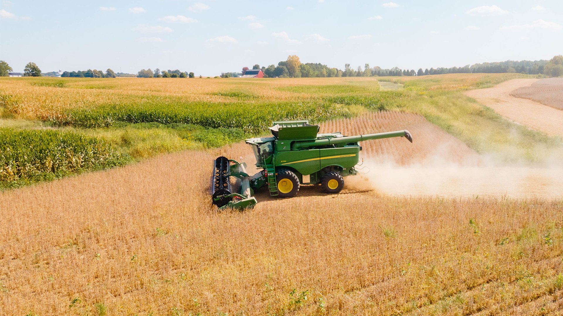 Harvest-in-Ohio-John-Deere-Combine-Koenig-Equipment
