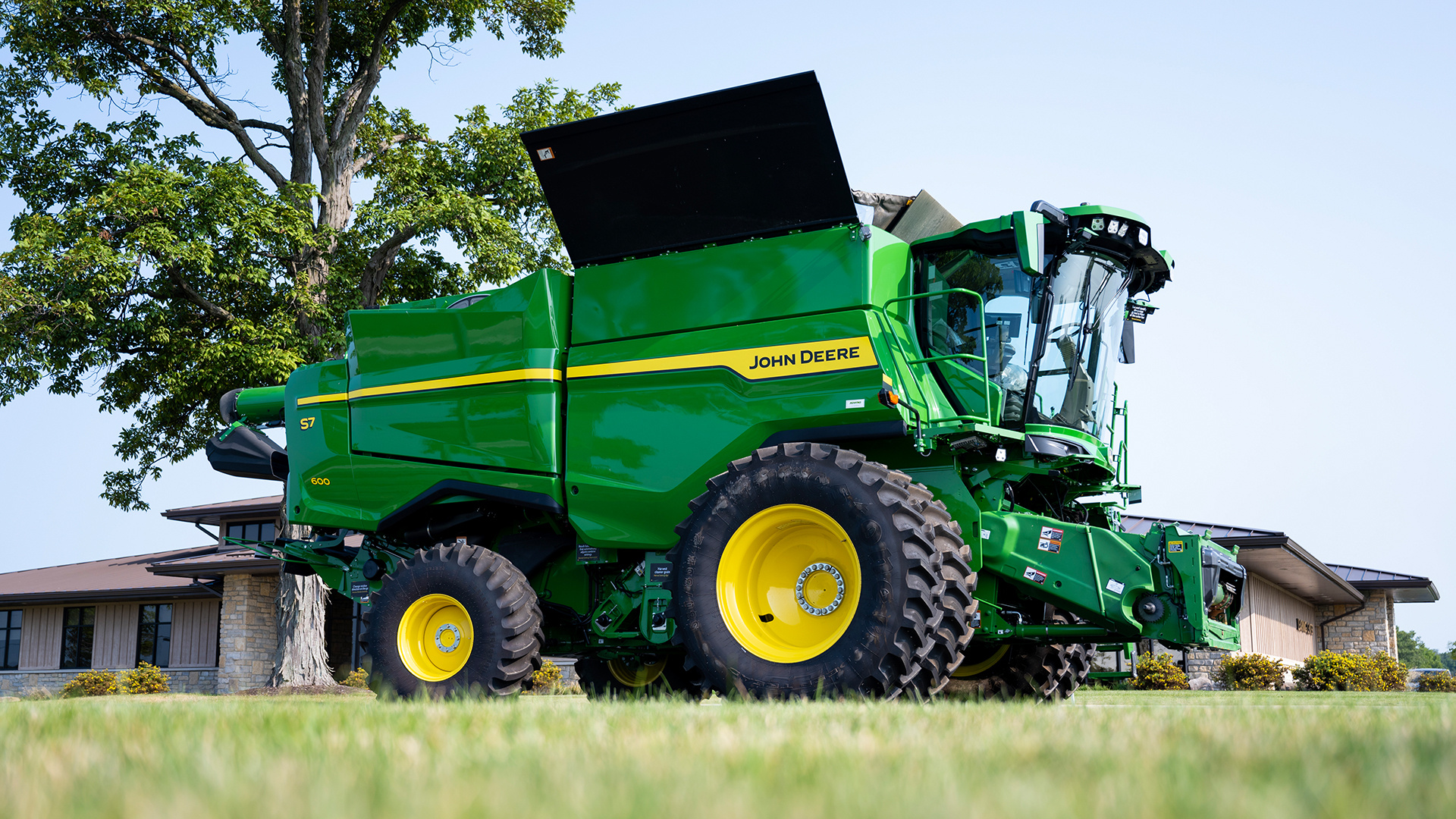 The Future of Harvesting The Model Year 2025 John Deere S7 Combine