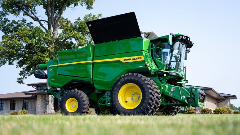 John-Deere-2025-S7-Combine-at-Koenig-Equipment