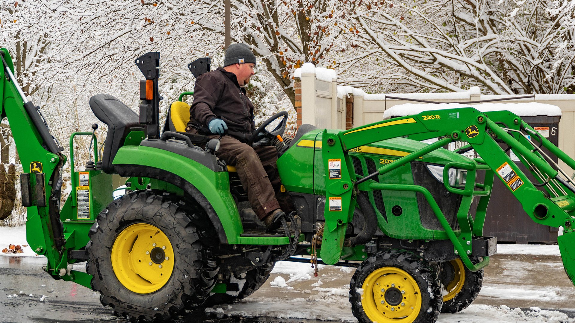 John-Deere-Small-Tractor-for-Plowing-Snow-Koenig