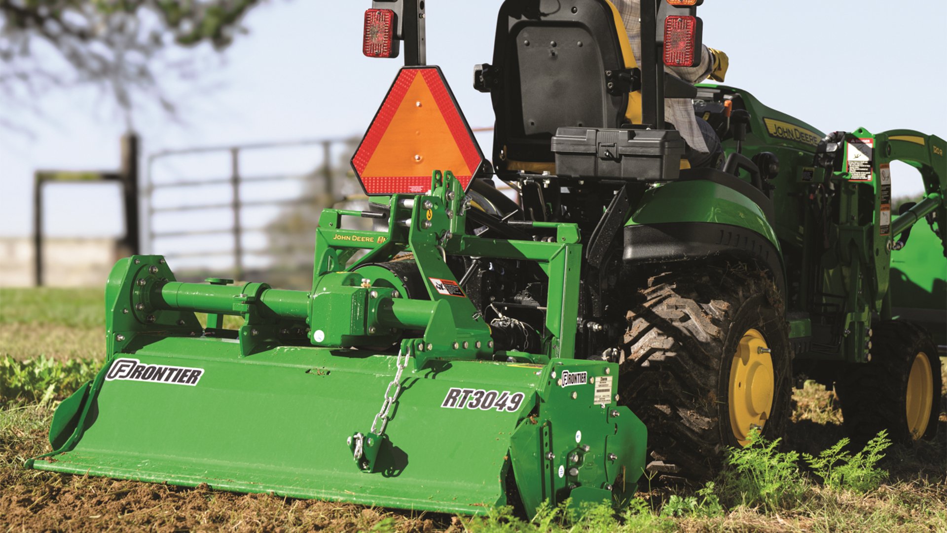 John-Deere-Small-Tractor-for-Tilling-Koenig