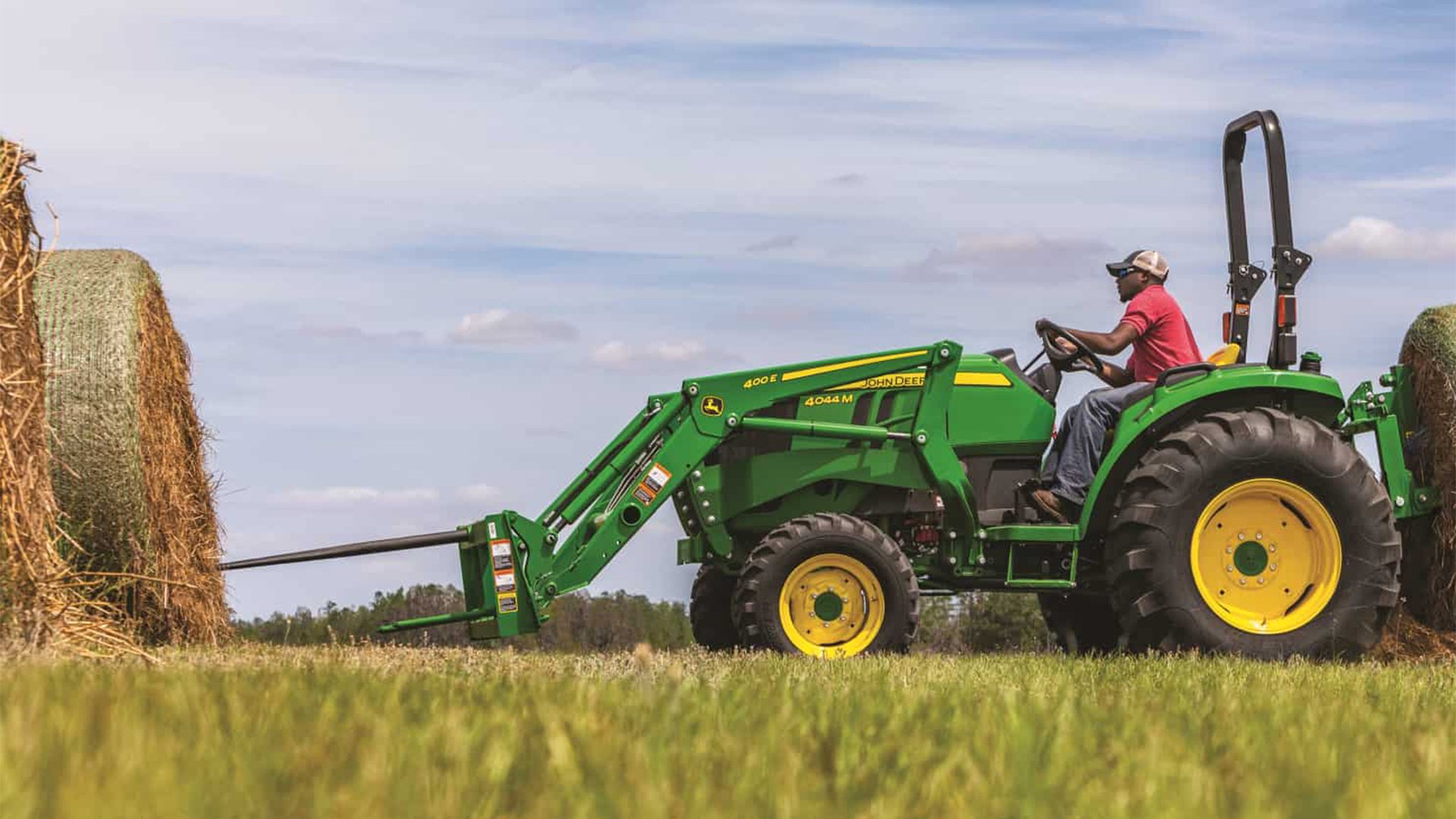 John-Deere-Tractor-Service-for-Fuel-Pump-Koenig-Equipment