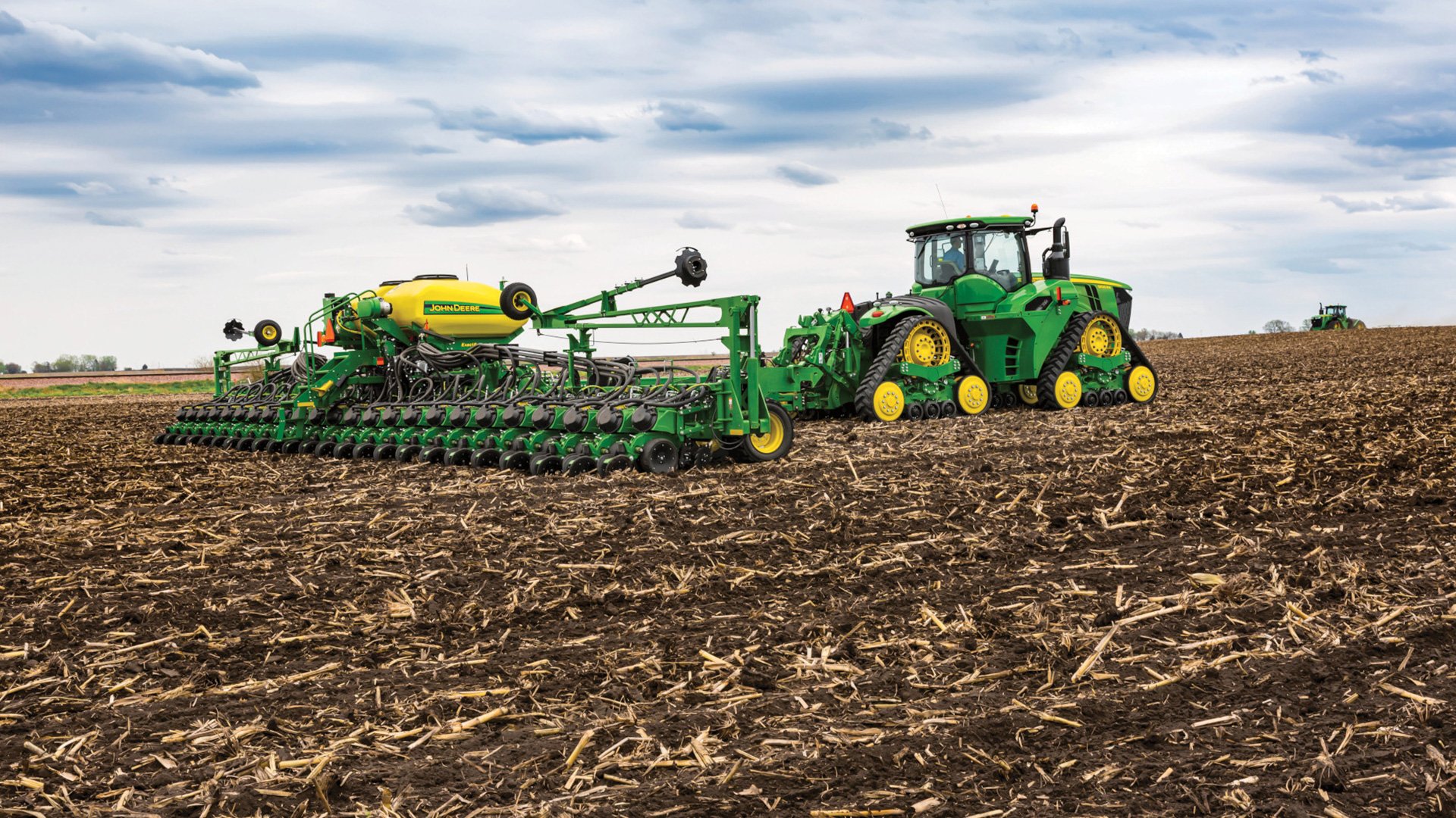 John-Deere-row-crop-tractor-and-planter-Ohio-spring
