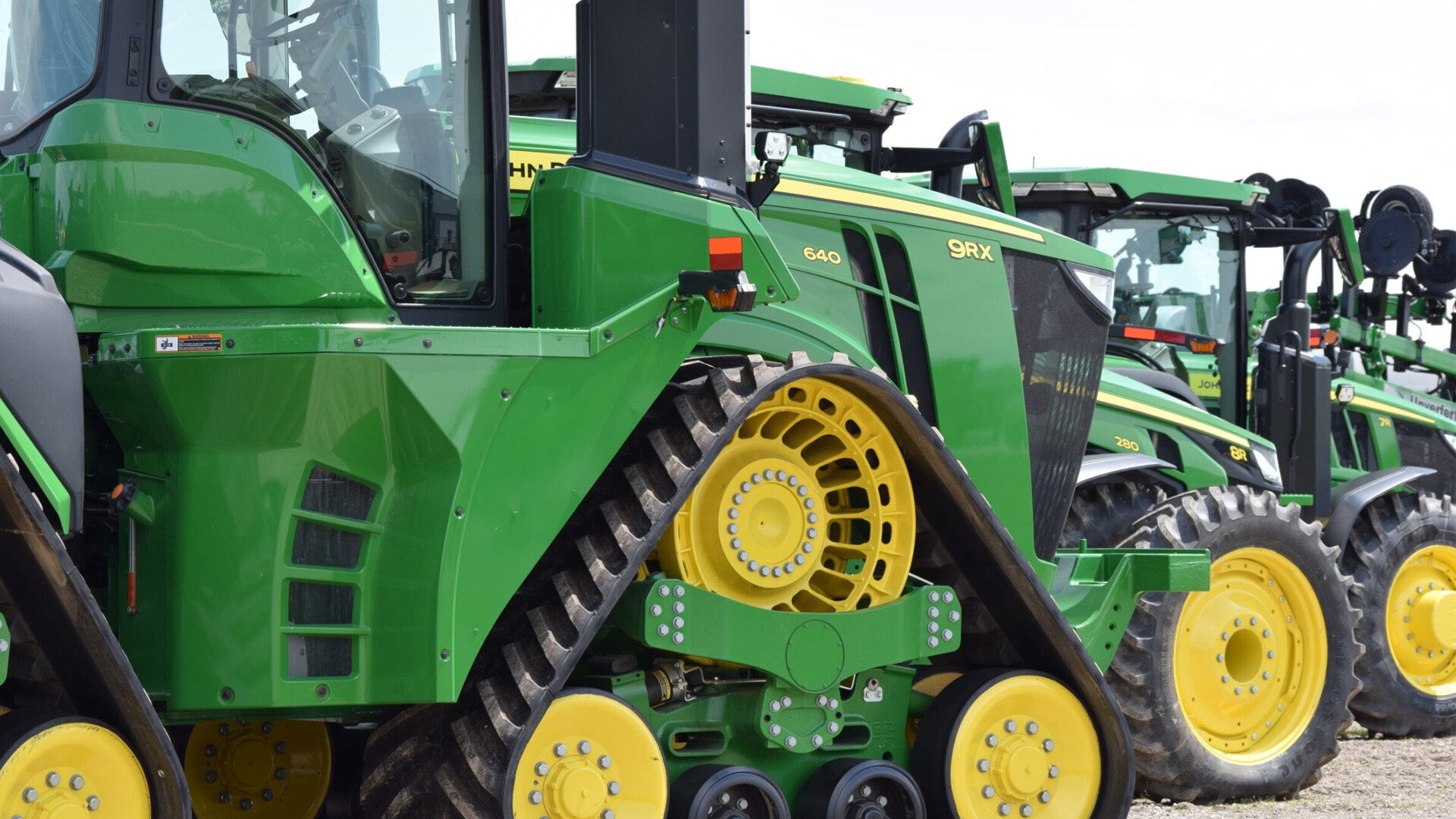 Koenig-Equipment-9RX-Tractor-and-New-John-Deere-Equipment