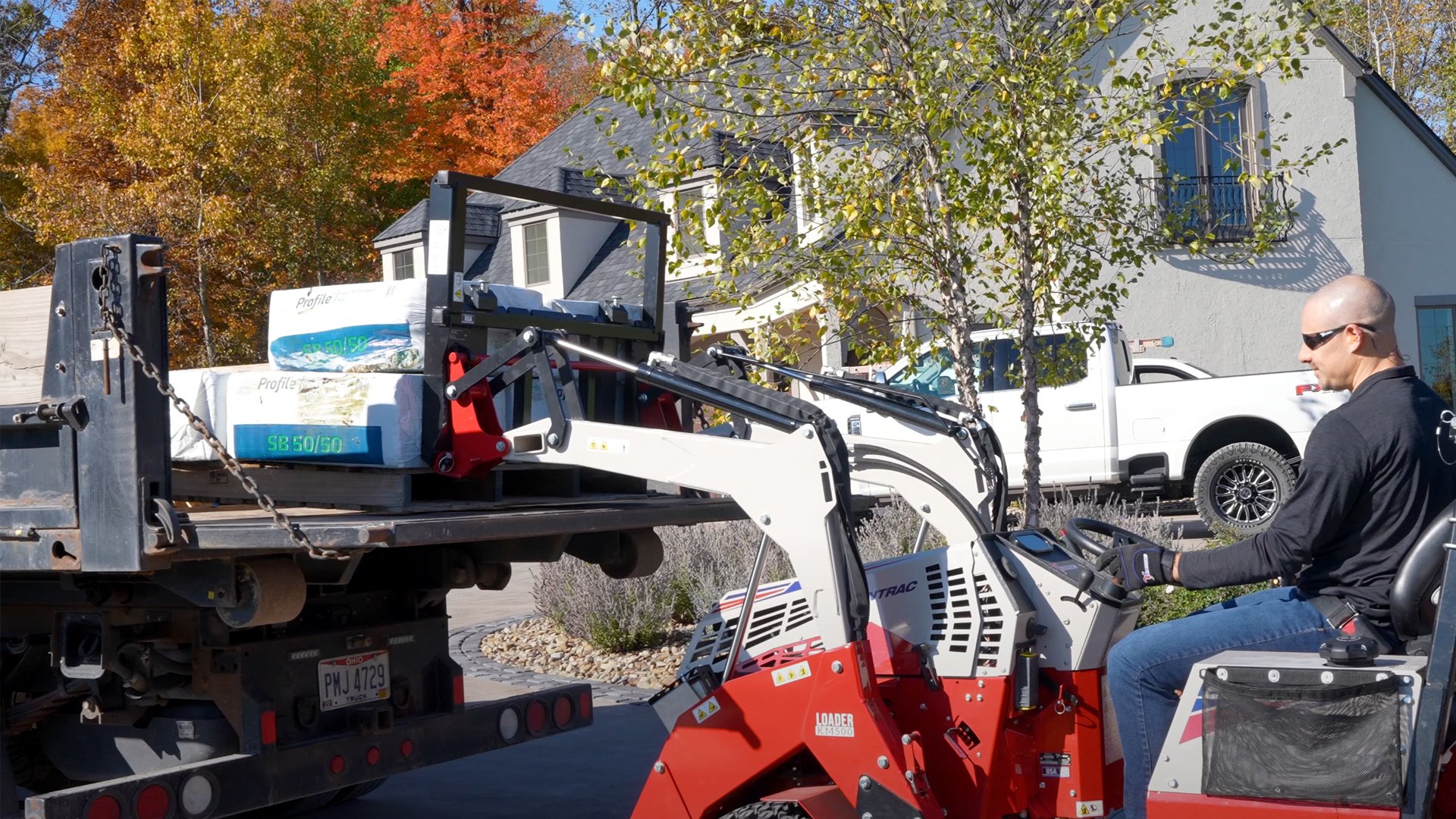 Pallet-Fork-Attachment-for-Ventrac-Tractor-Lifting-on-to-Truck