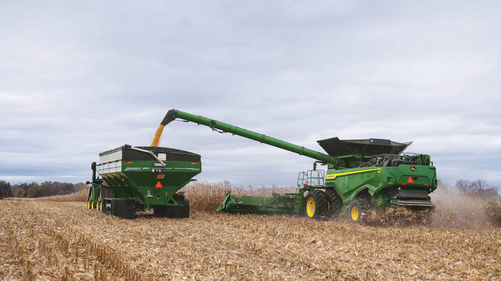 Grain-Cart-Harvest-Tracks-Combine