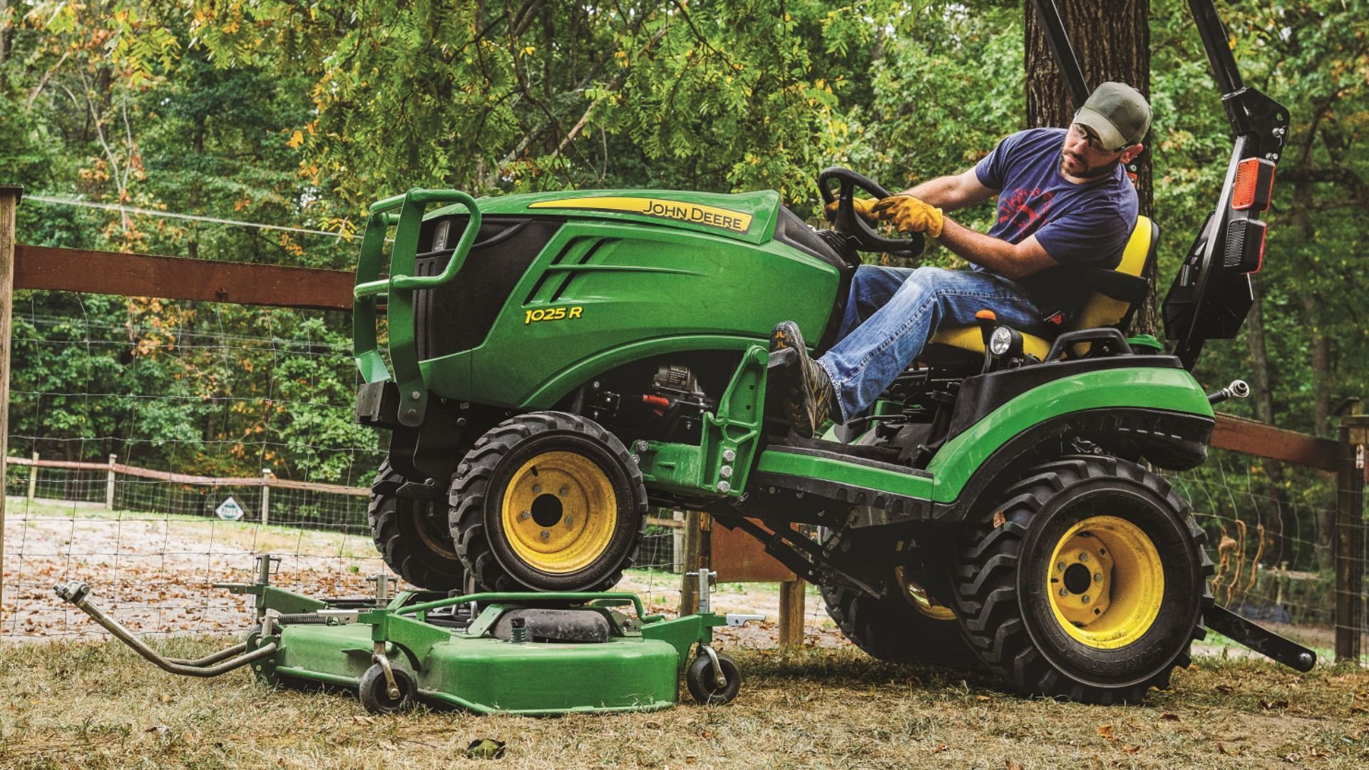 John Deere AutoConnect Mid-Mount Mower Deck