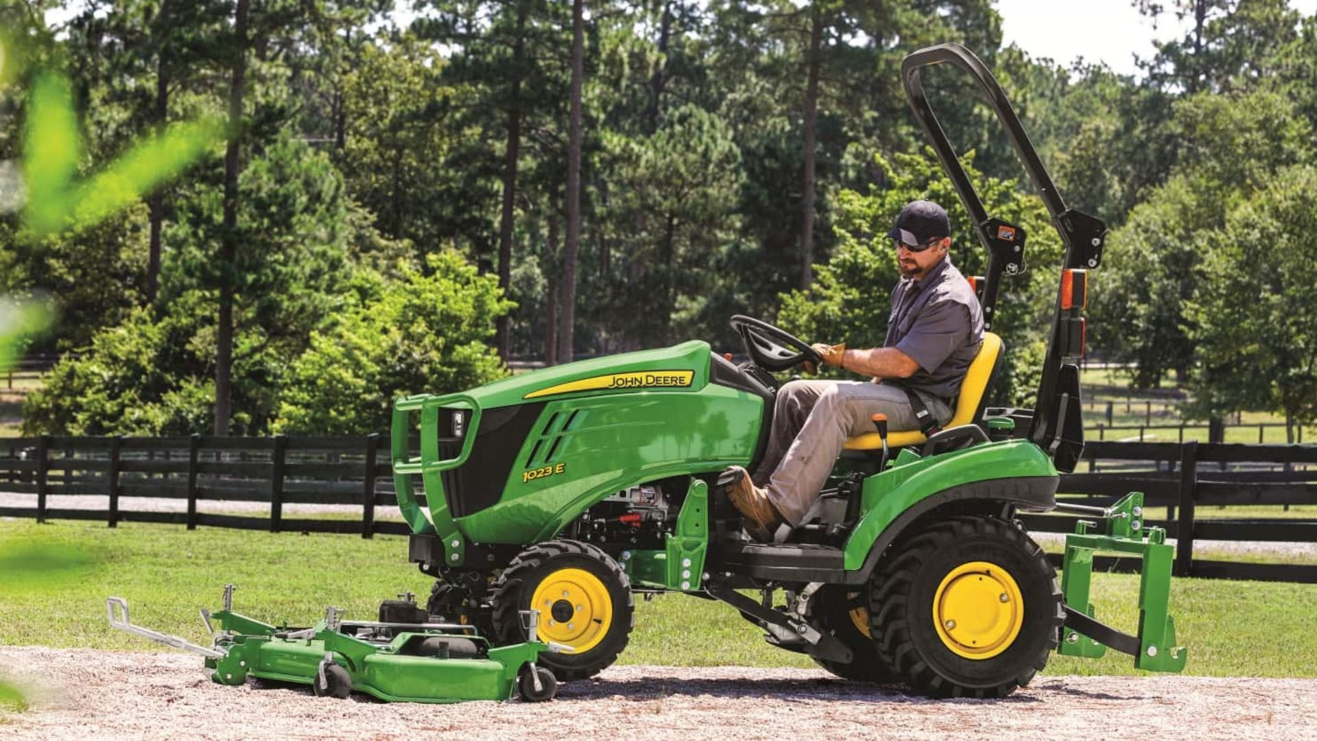 AutoConnect Mid-Mount Mower Deck