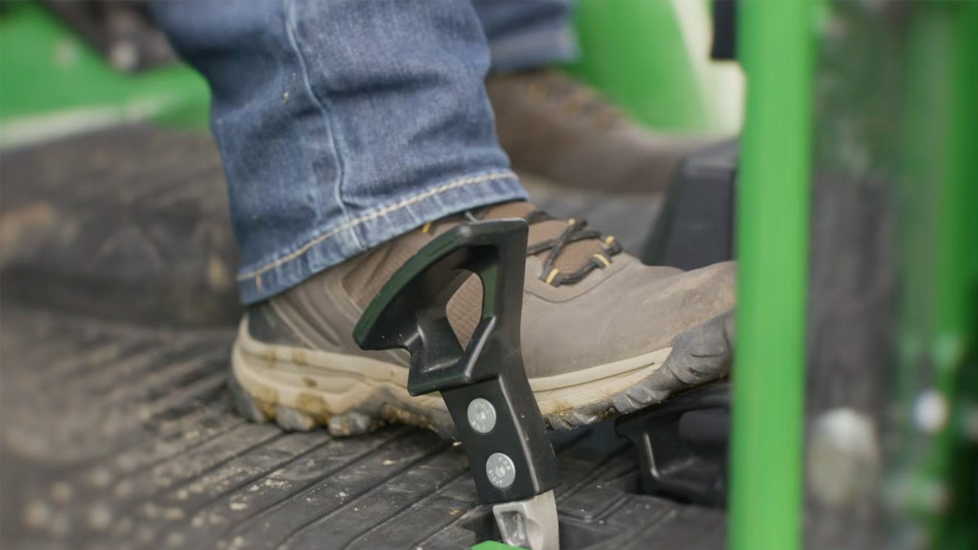 john-deere-5-series-twin-touch-pedal-ehydro-model