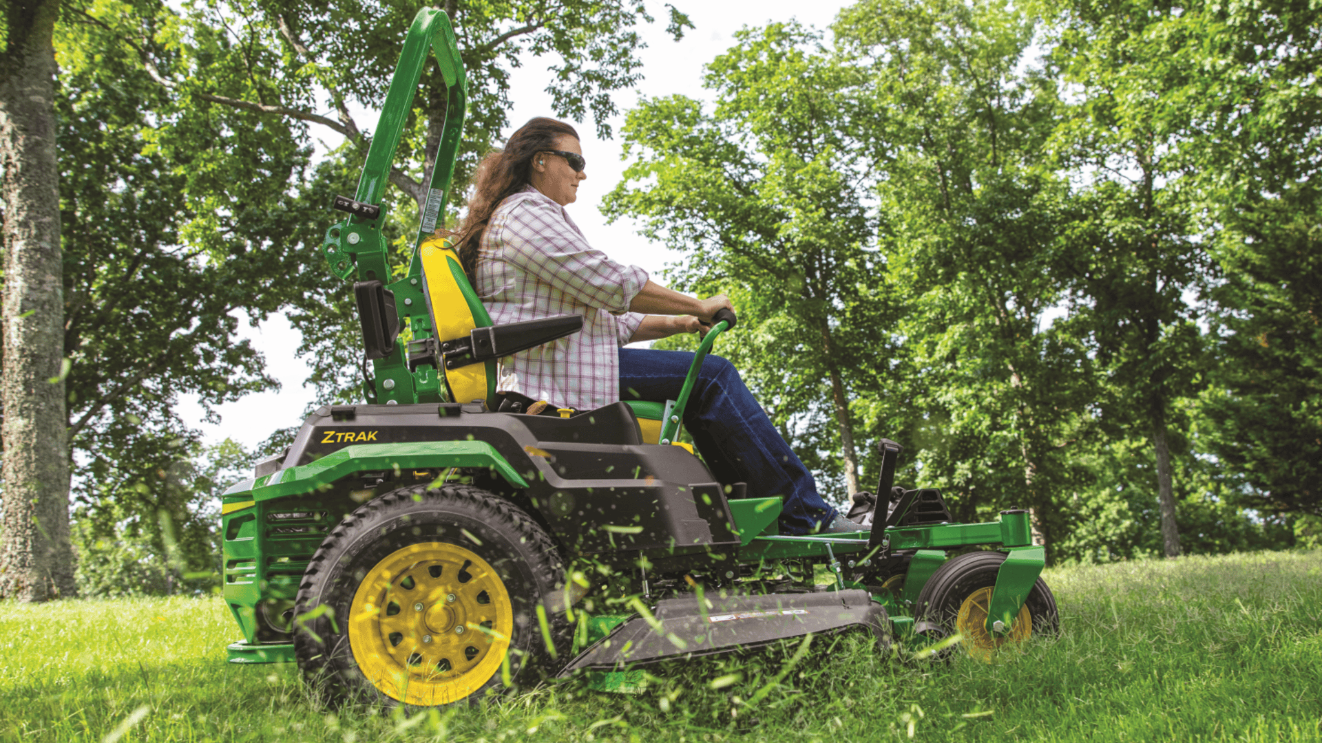 z530R cutting grass